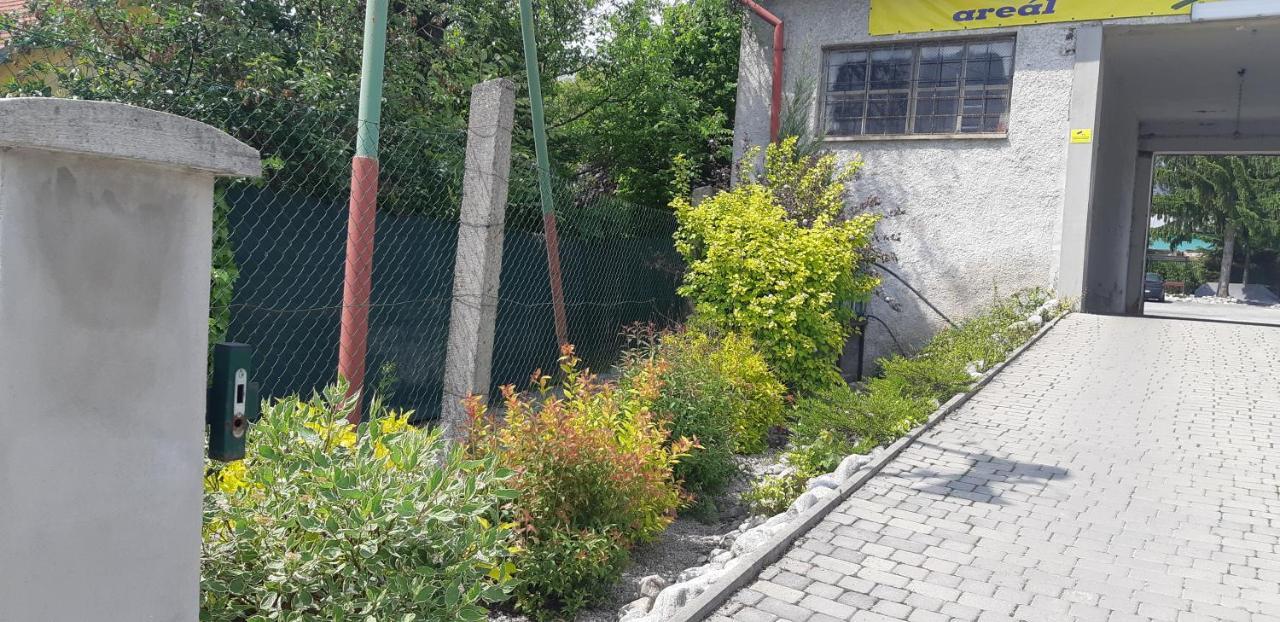 Apartman Yvet Sucany Buitenkant foto