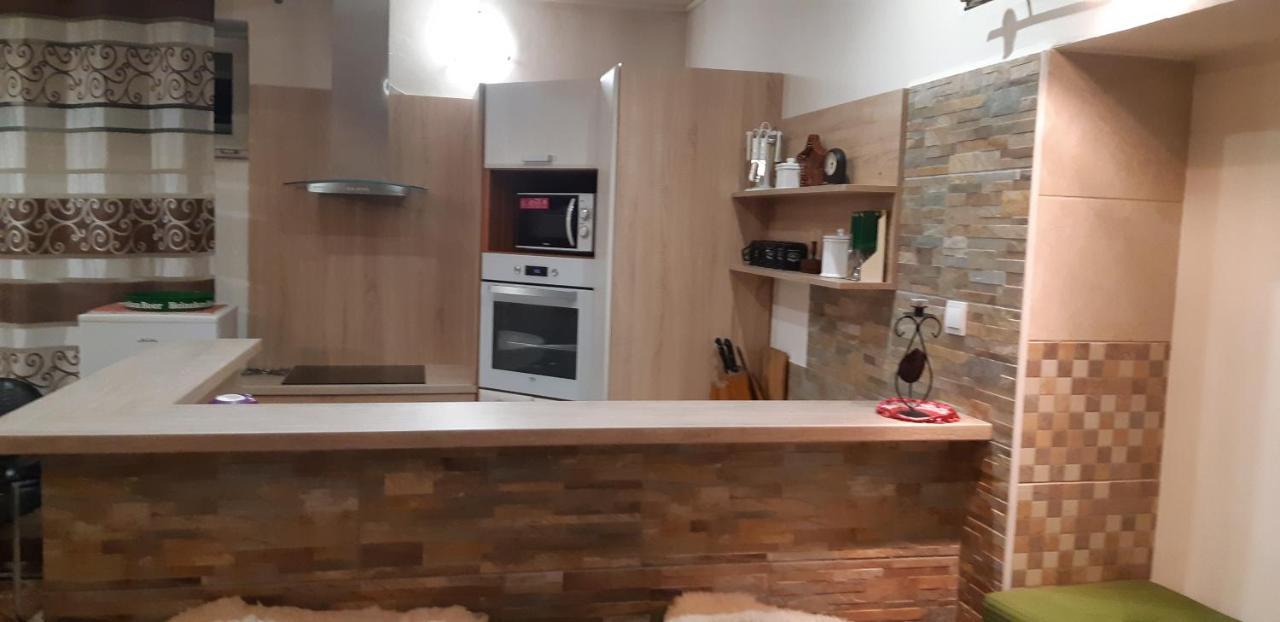 Apartman Yvet Sucany Buitenkant foto