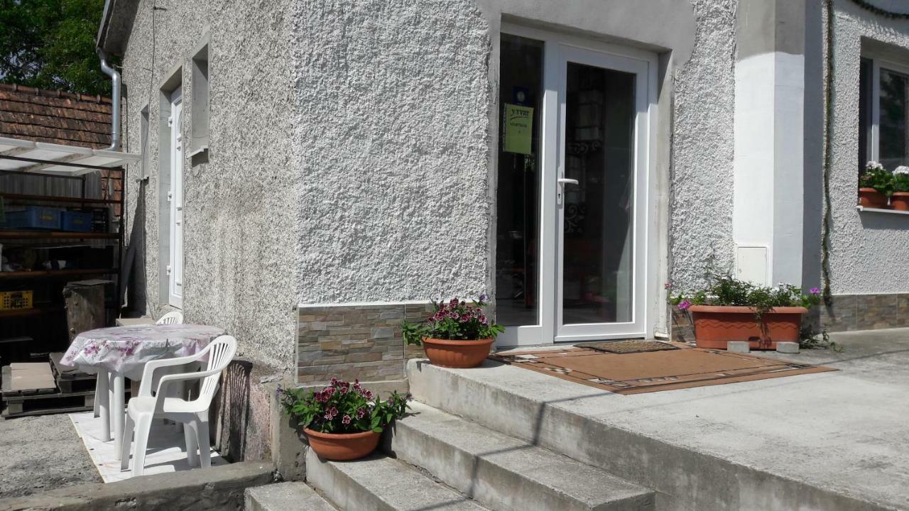 Apartman Yvet Sucany Buitenkant foto