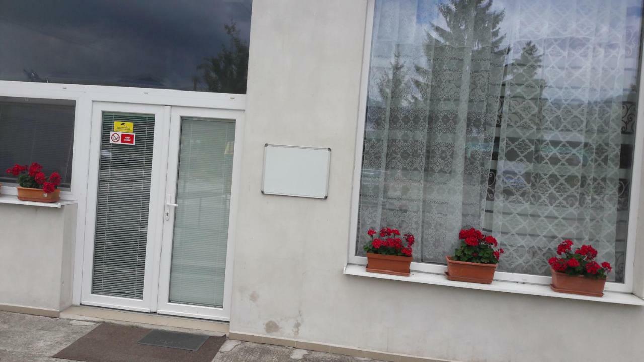 Apartman Yvet Sucany Buitenkant foto