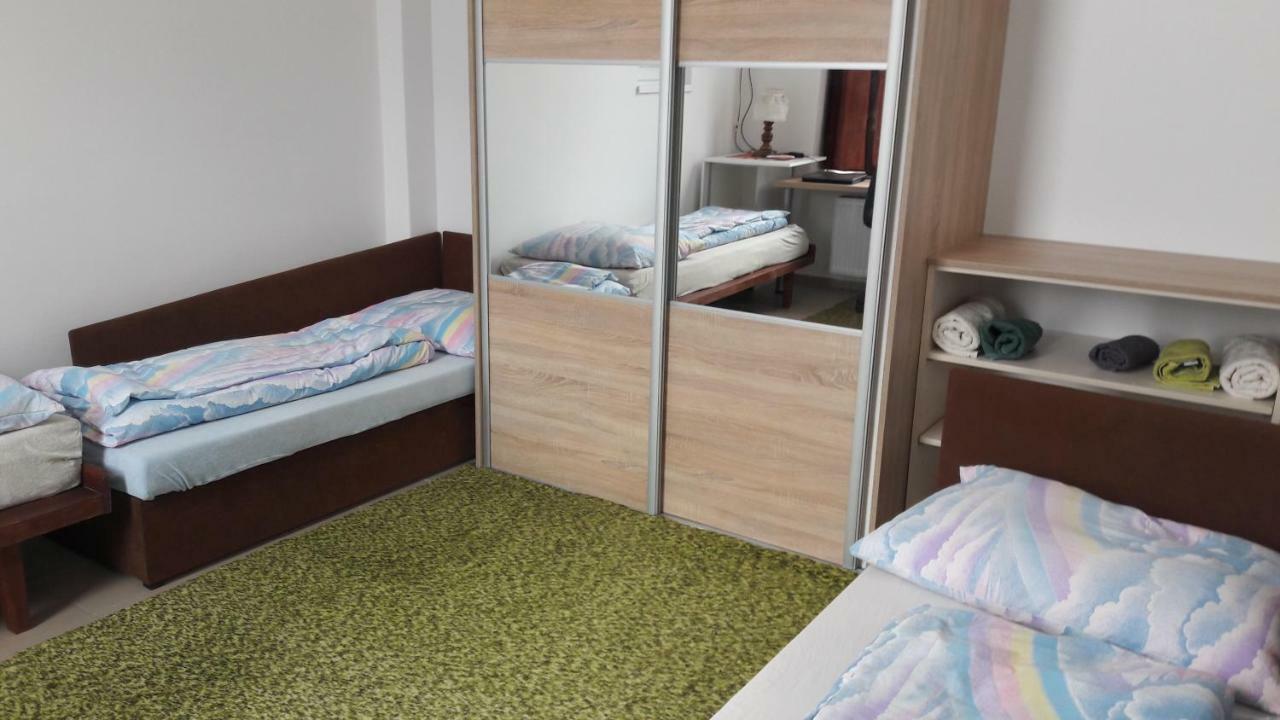 Apartman Yvet Sucany Buitenkant foto